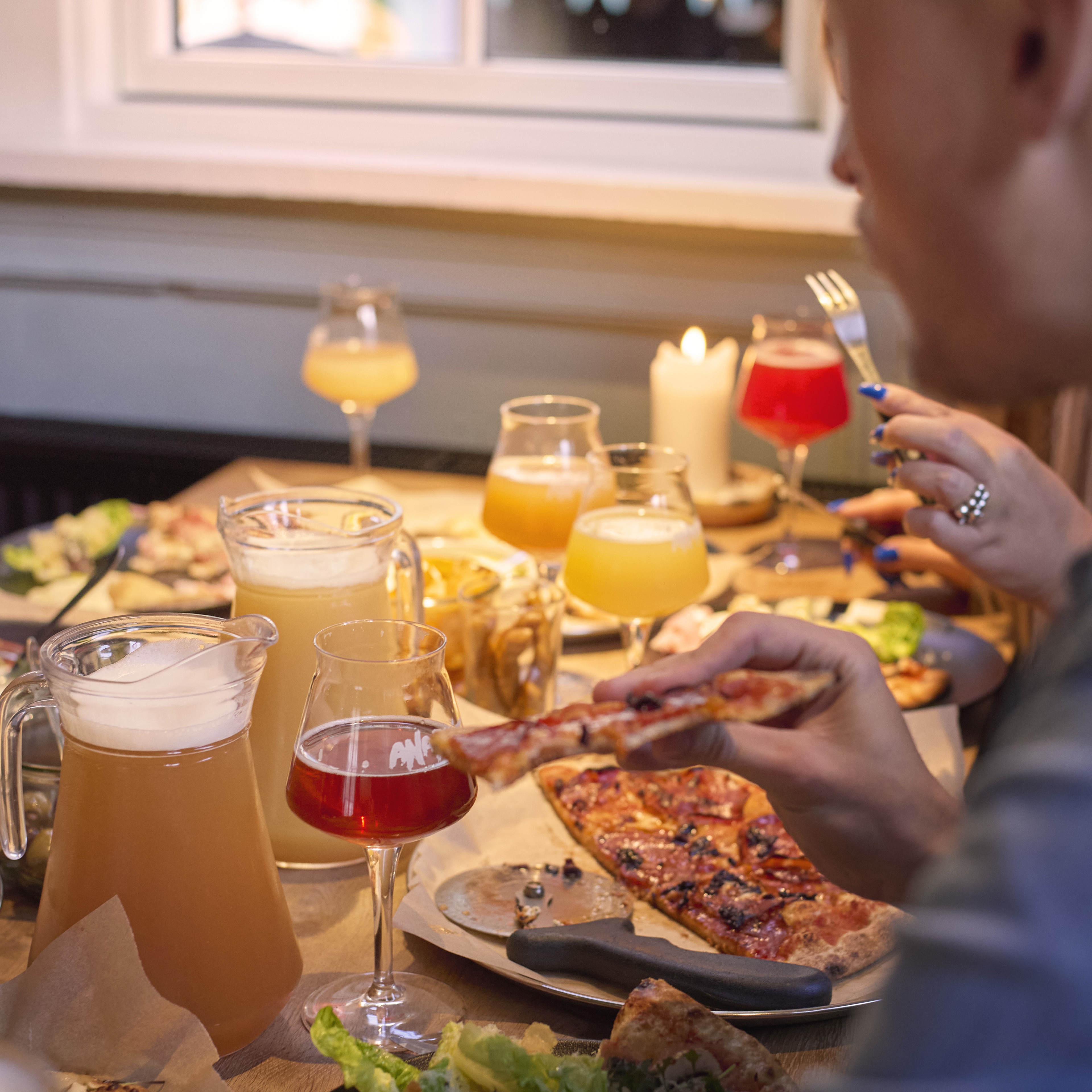 Snup et hurtigt måltid før eller efter dit teaterbesøg i Tivoli.