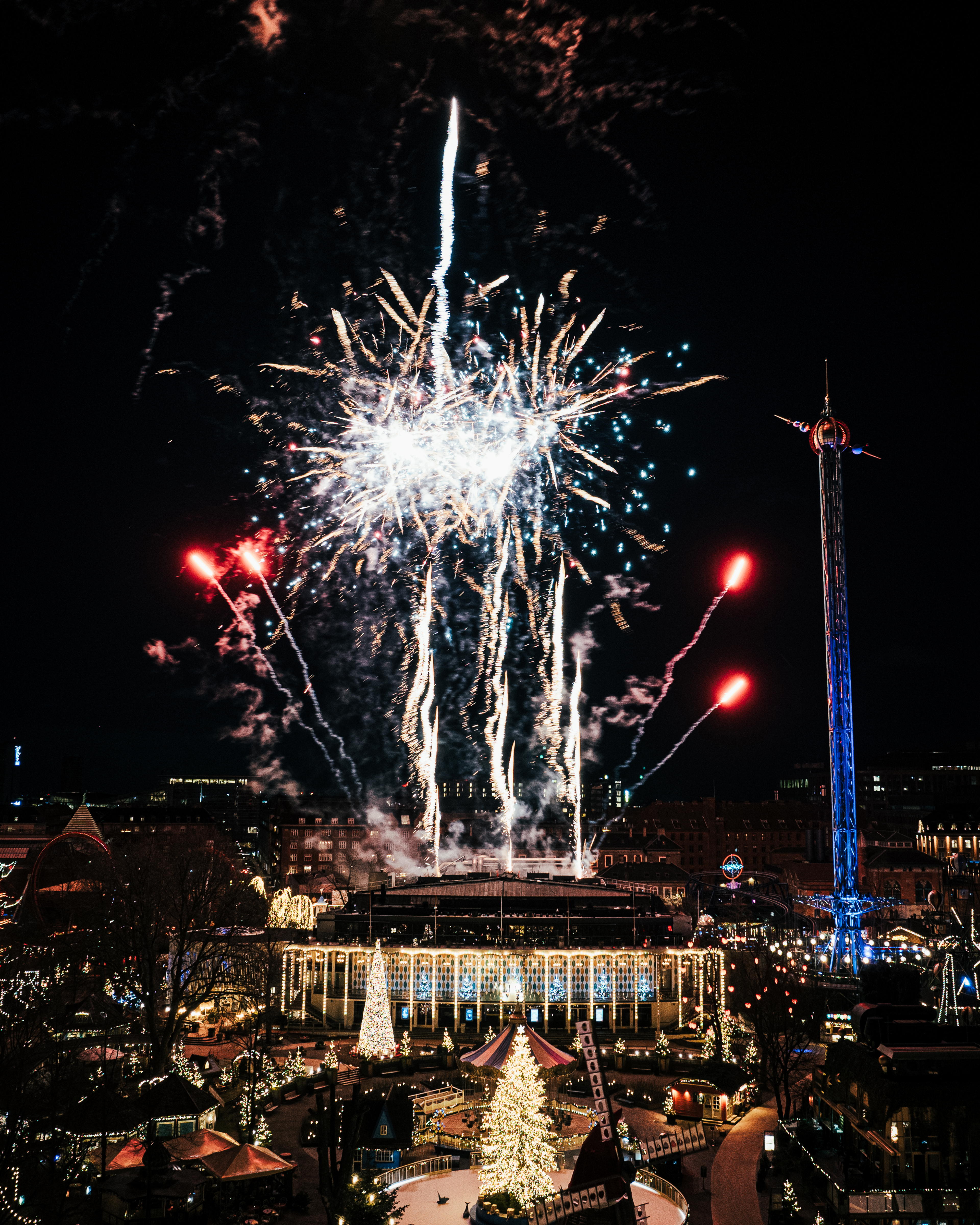 Oplev det spektakulære nytårsfyrværkeri i Tivoli.